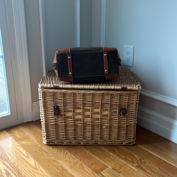 Dooney & Burke brownish/greenish suede handbag - Picture 3 of 4